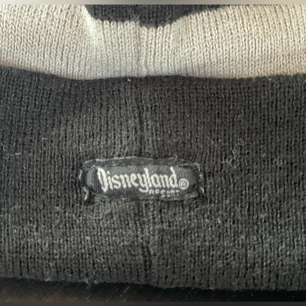 Disney Fleece Beanie Hat β Unisex Vintage βDβ Beanie - Picture 7 of 13